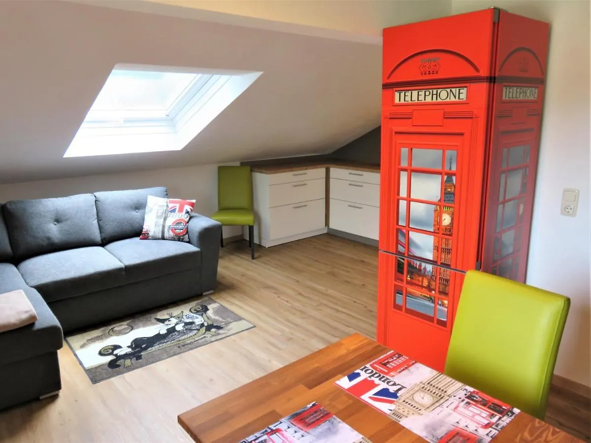 Ferienhaus Weiss, Sandra Weiss 福森