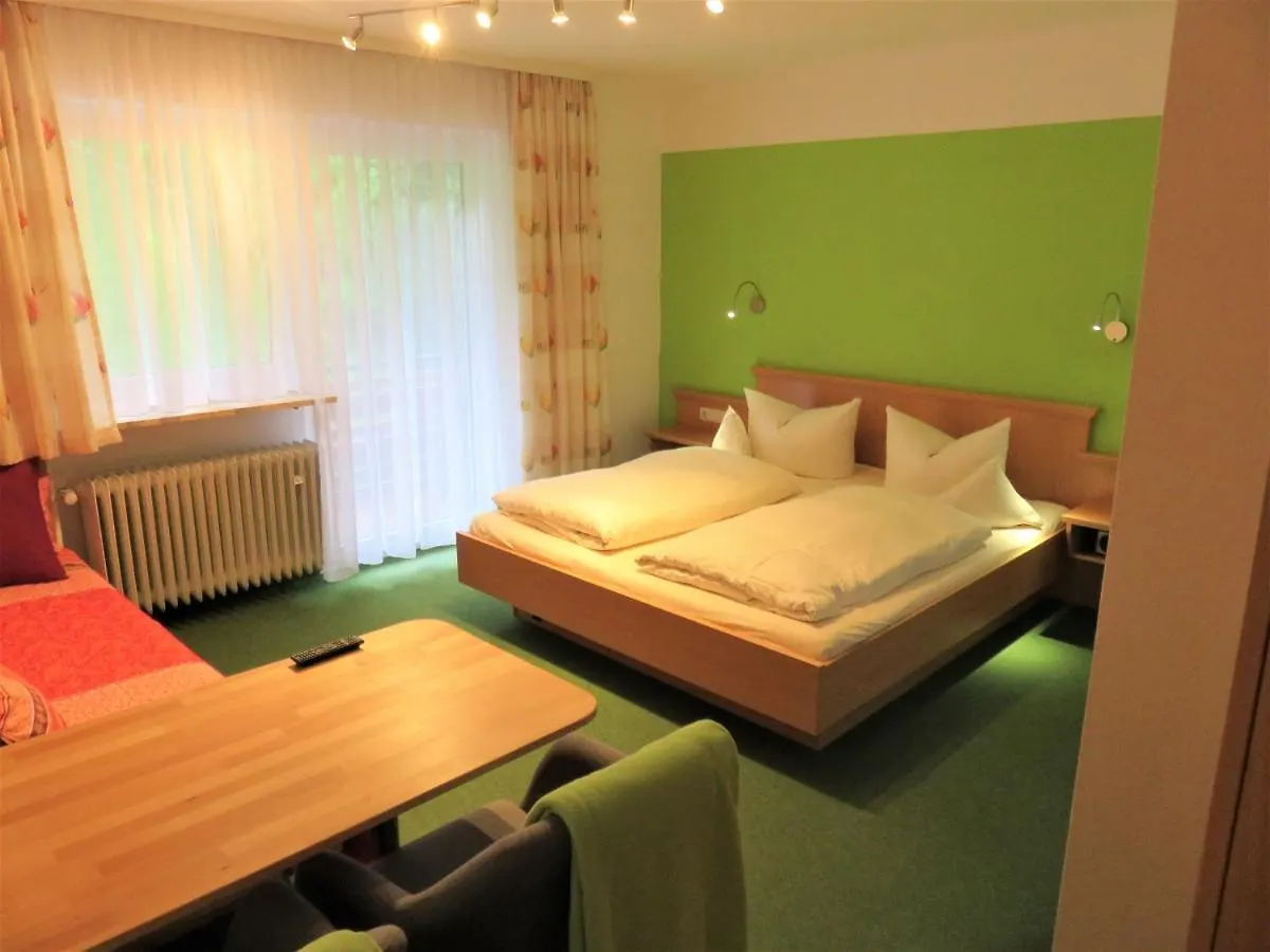 Ferienhaus Weiss, Sandra Weiss 福森